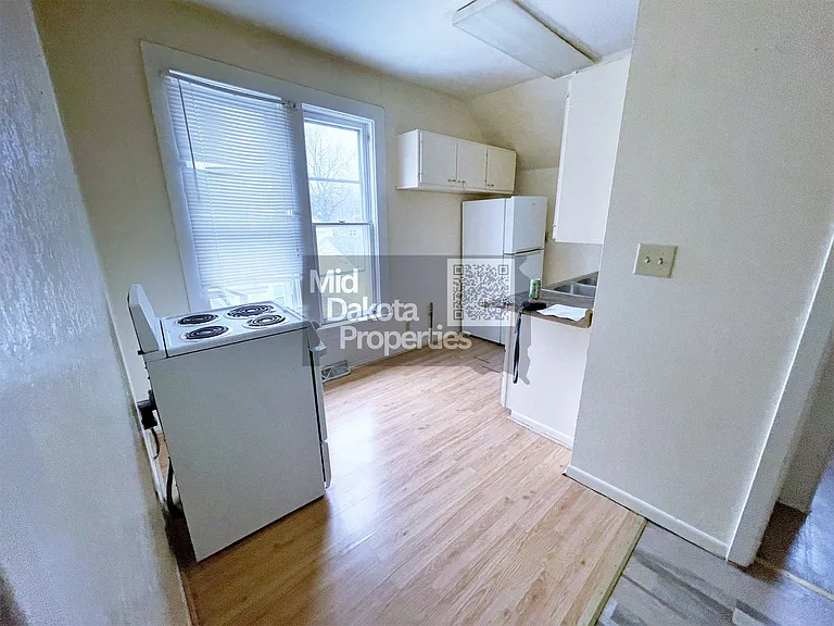 709 S Sanborn Blvd — Photo 3