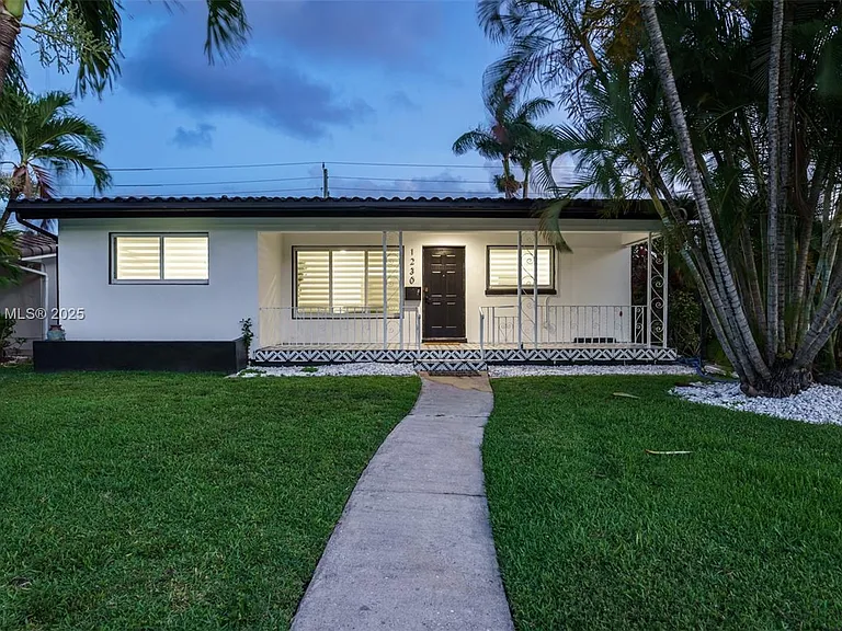 1230 Johnson St — Photo 33