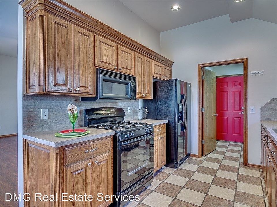 1st image of 525 SW 159th Ter