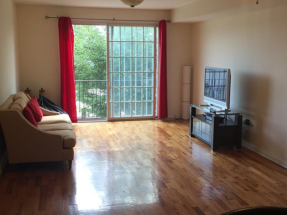 3rd image of 274 Johnston Ave