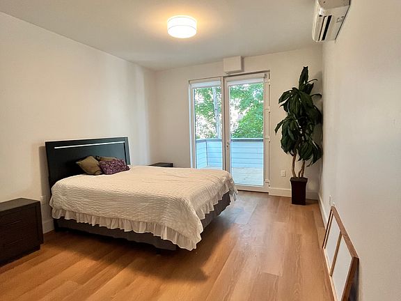 4th image of 547 Martin Luther King Dr #2