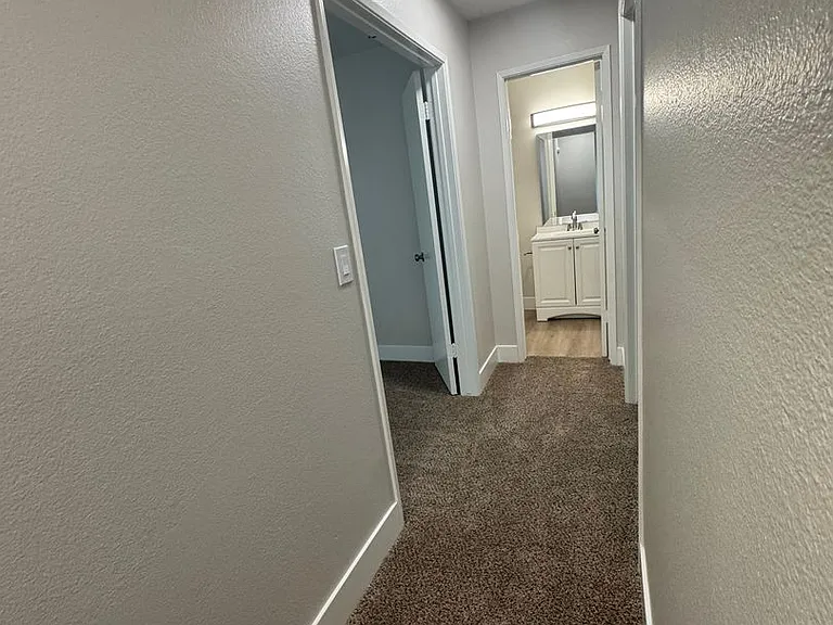 Upstairs 2 Bed 1 Bath in La Habra, Fully Renovated! 1 Car Garage Included! — Photo 22