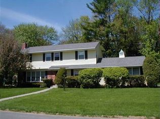 103 Dumbarton Dr, Delmar, NY 12054