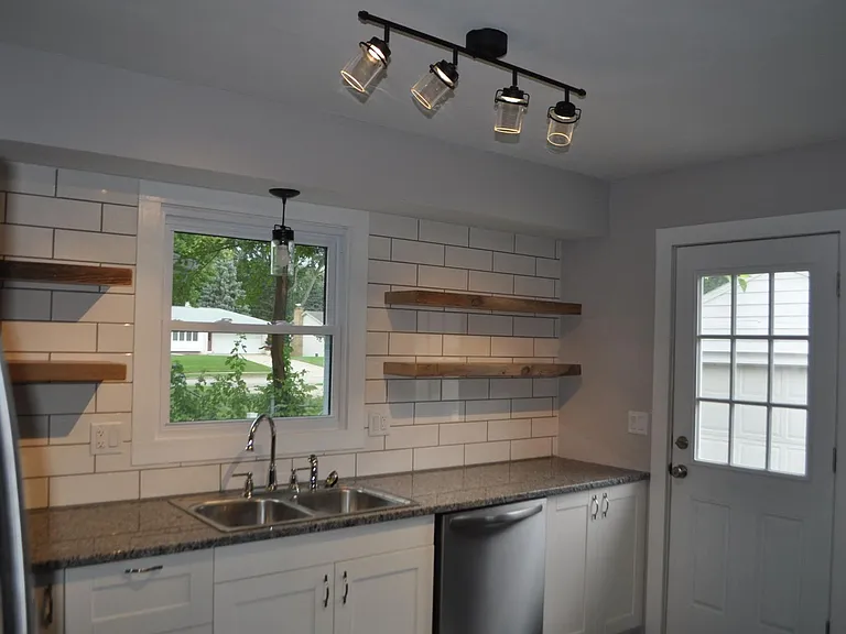 4220-4226 Wilson Ave SW — Photo 6
