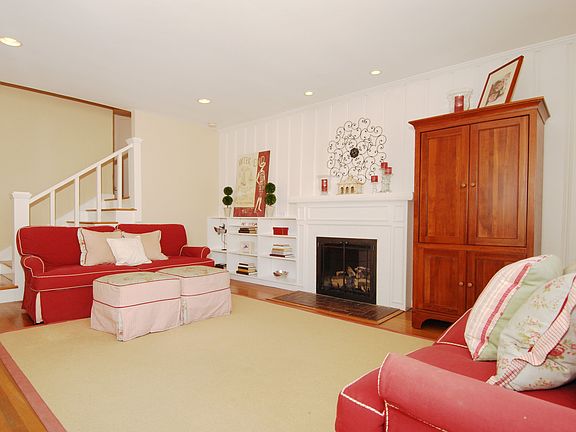 3rd image of 128 Beverly Dr