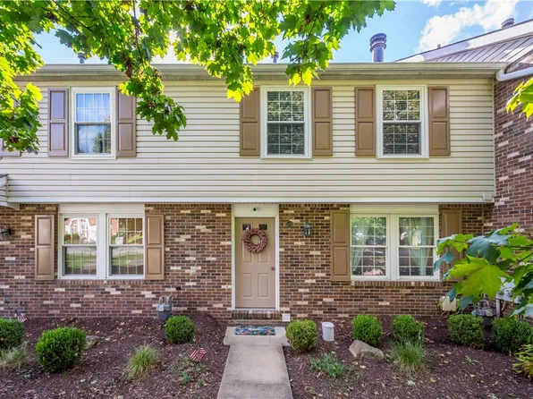 225 Green Ct, Pittsburgh, PA 15234