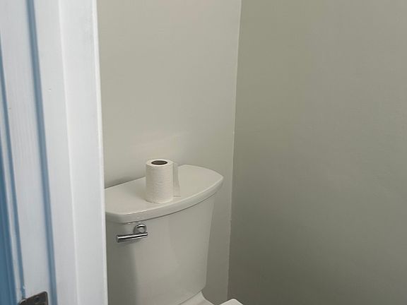 1/2 Bath, downstairs