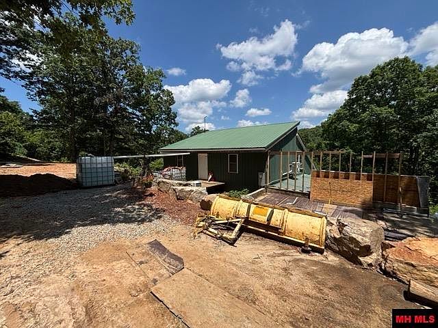 1st image of 160 Valley Springs Ln