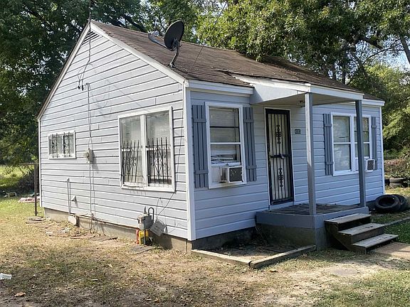 4th image of 4085 E Mallory Ave