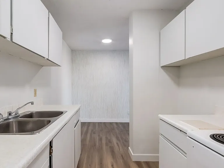 115 25th Ave SW #403 — Photo 25
