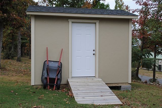 1st image of 1113 Brandon Dr
