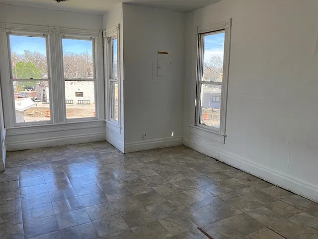 315 W Koenig St #1/2 — Photo 6