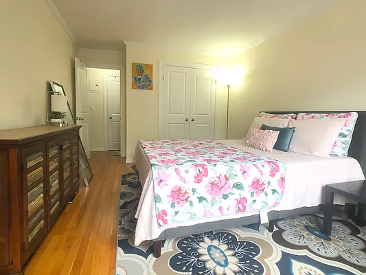 Rented by Douglas Elliman | media 14