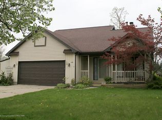 1118 Camden Dr, Lansing, MI 48917