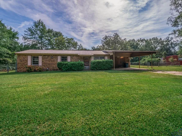 410 Noble St, Waskom, TX 75692