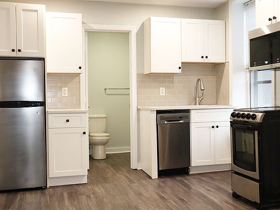 2nd image of 76 Franklin St #25