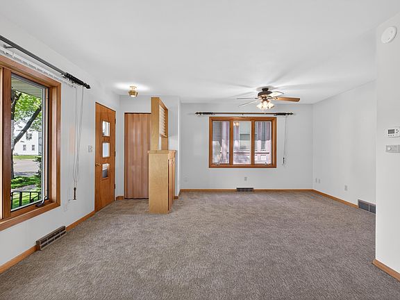 3rd image of 1622 W 3rd St