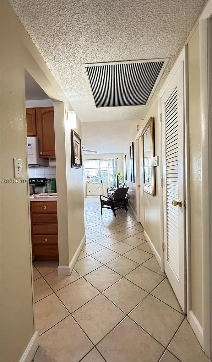 Sheridan Lakes Condo Apts — Photo 1