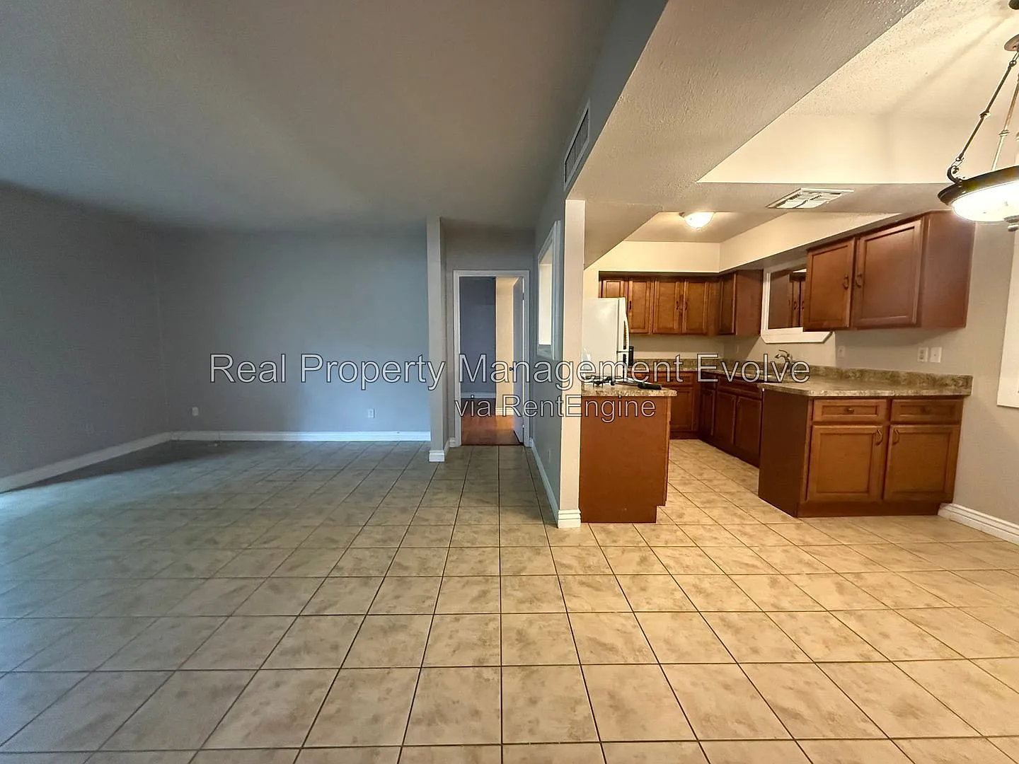 2 bed, 2.0 bath, 1000 sqft, $1,200 — Photo 3