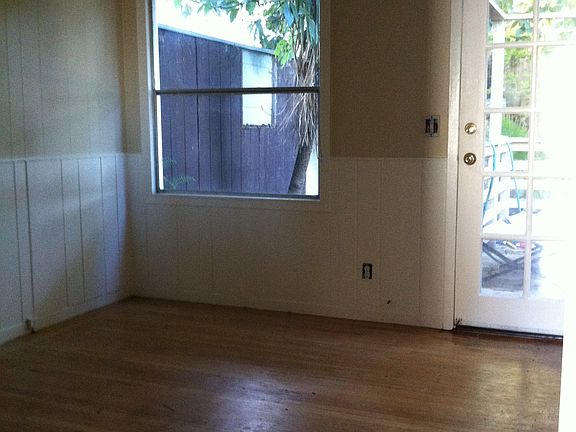 4th image of 1074 Bowdoin St