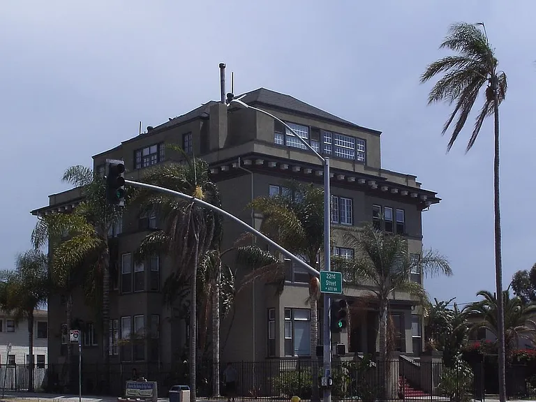 Sherman House — Photo 8