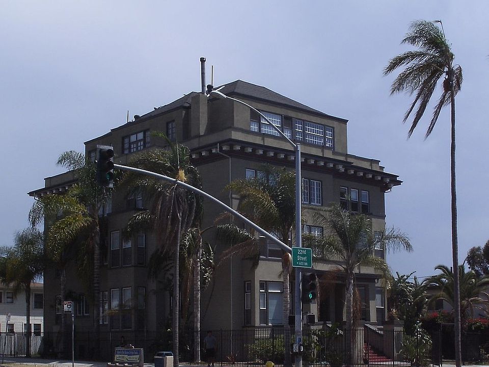 1st image of 563 22nd St APT 4D
