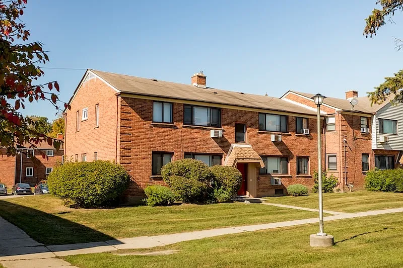 Dolphin Gardens Apartments — Photo 3