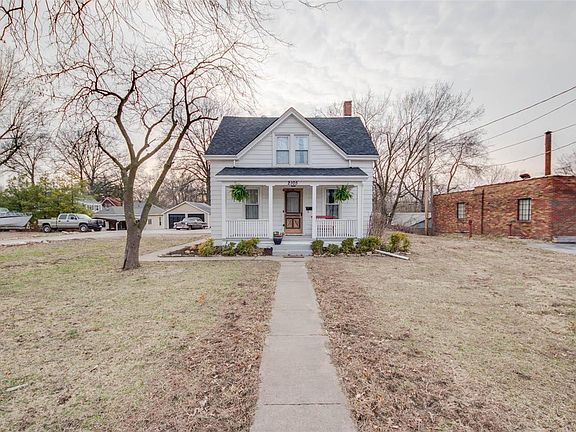2nd image of 2105 Holland Ave