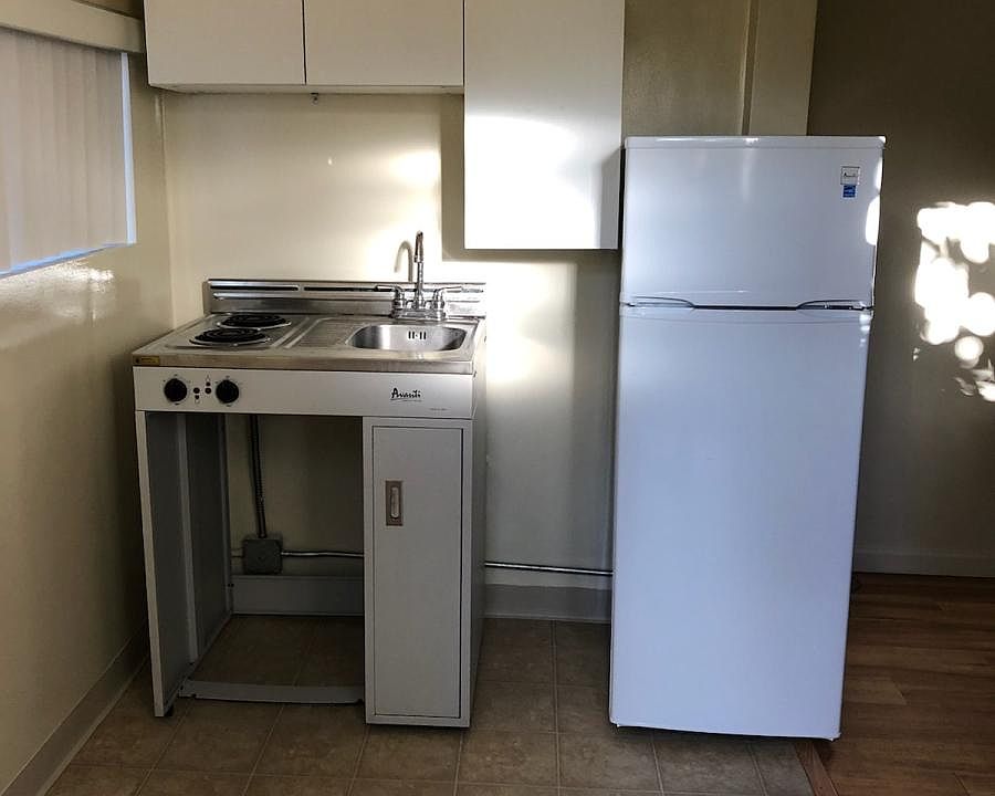 2nd image of 623 Balboa Ave APT M