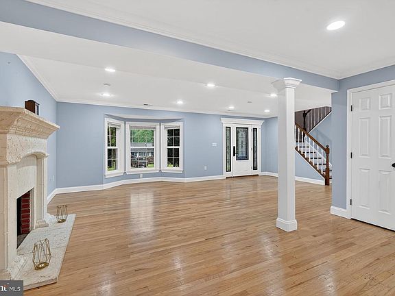 5th image of 6212 Quebec Pl