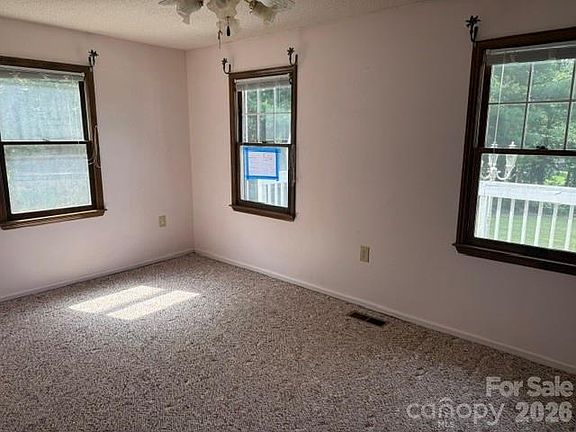 5th image of 1764 Spurgeons Rd