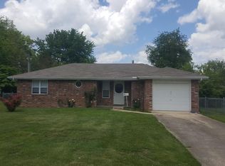 425 Lucas St, Marshfield, MO 65706