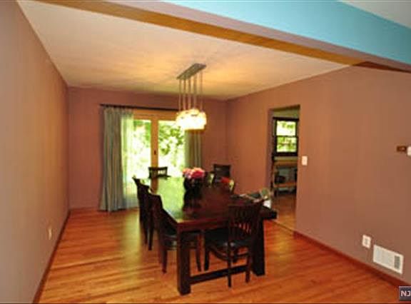 5th image of 712 Chalmers Ct