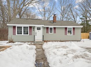32 Linda Ave, Uncasville, CT 06382