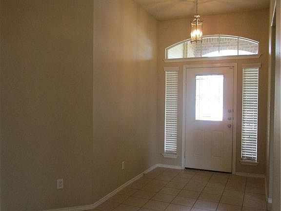 3rd image of 2106 Vernice Dr