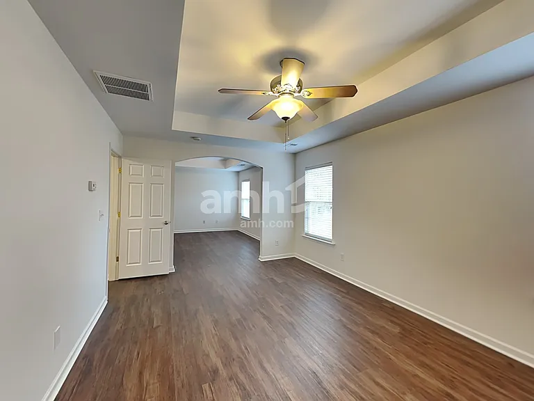 5116 Abercromby St — Photo 10