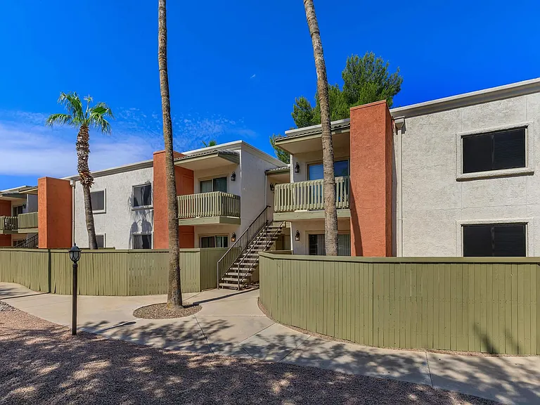 Pantano Villas Apartments — Photo 2