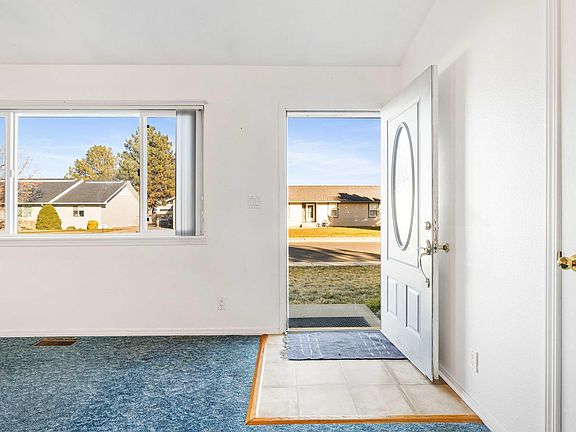4th image of 232 El Camino Ave