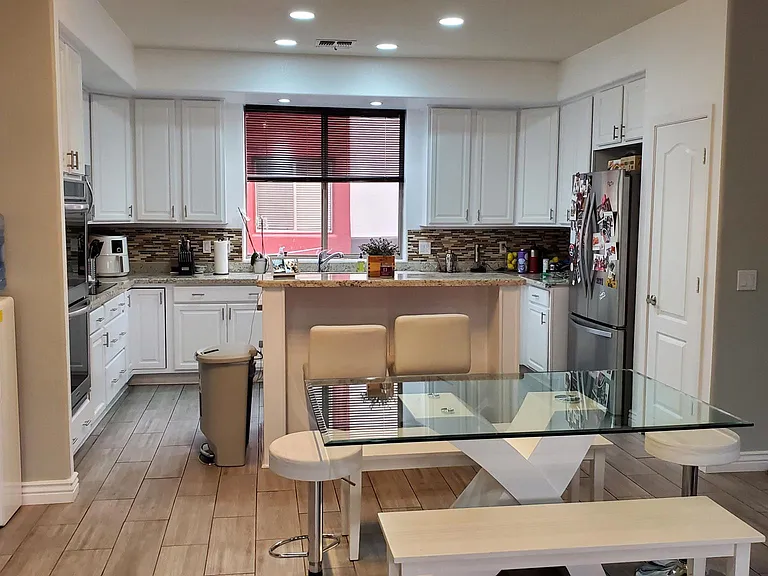 4322 N 78th St #6 — Photo 14