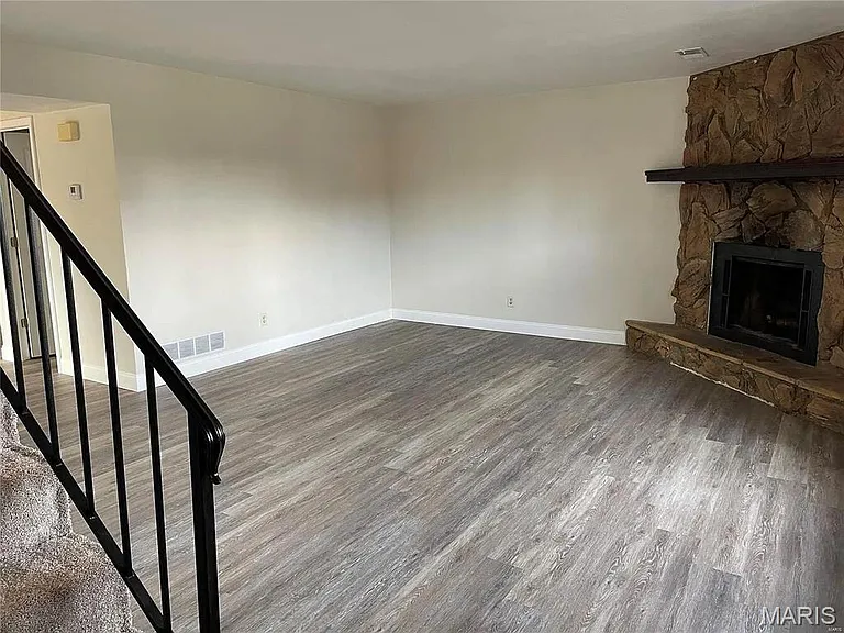 711 Plankway Dr — Photo 3