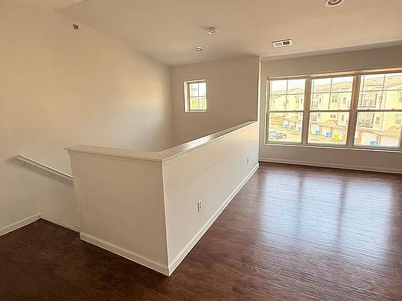 3rd image of 402 Legato Dr