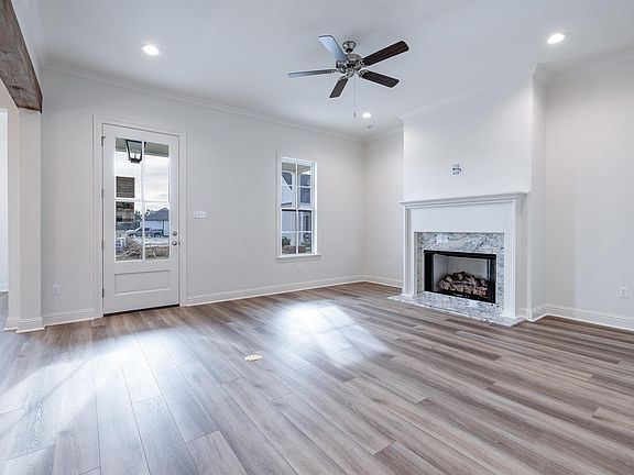 5th image of 177 Royal Oak Blvd