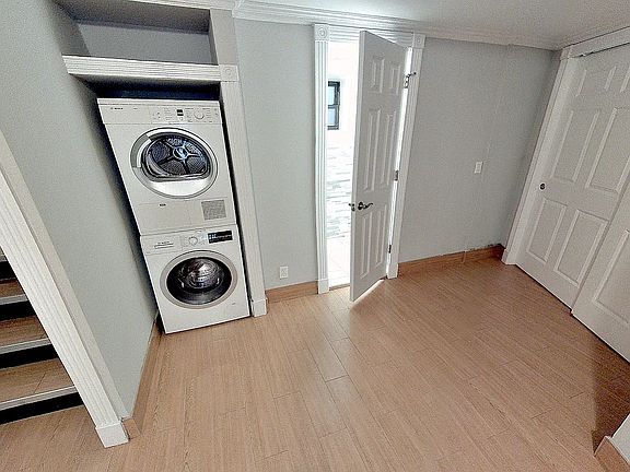 4th image of 410 E 13th St APT 1D