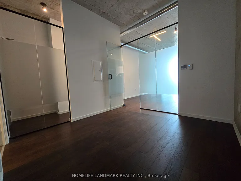 21 Lawren Harris Sq #618 — Photo 7