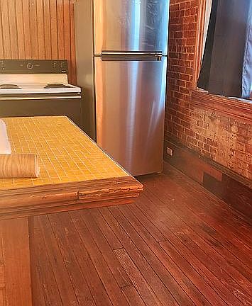 3rd image of 301 Main St APT C