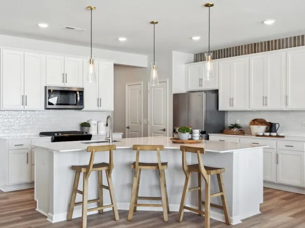 12830 Sawyer Ln, Rogers, MN 55374