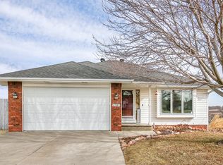 1305 Aster Cir, Council Bluffs, IA 51503