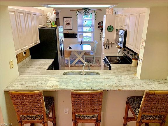 4th image of 517 Robin Hood Cir 102 #102