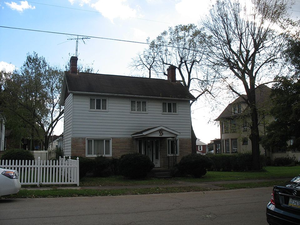 2nd image of 211 E Cedar Ave