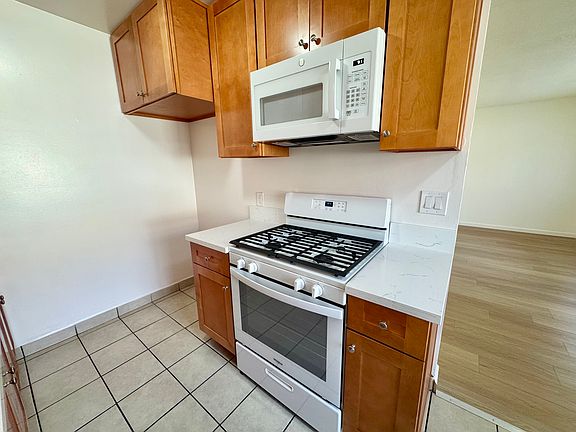 3rd image of 837 W Beach Ave #8